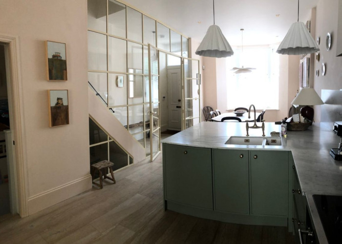 9. Kitchen, Windows, Props / Feature, Kitchen (Coloured units)