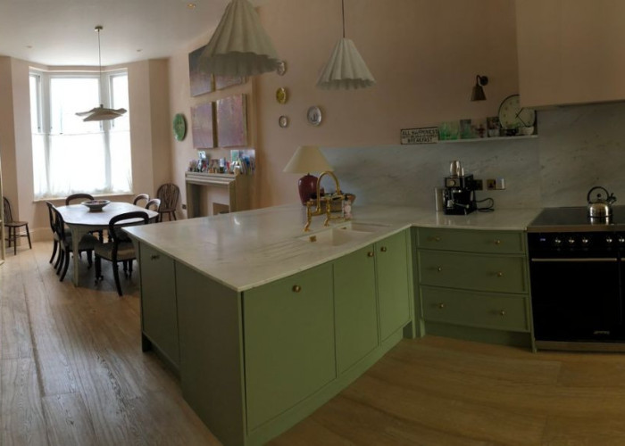 7. Kitchen, Kitchen (Coloured units), Kitchen With Table