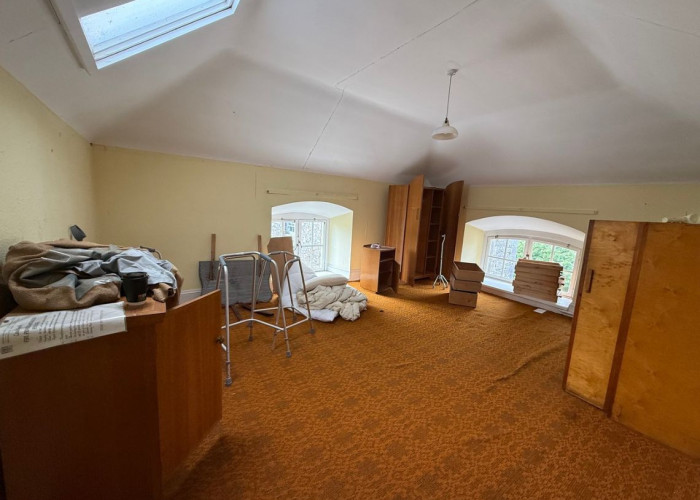 59. Bedroom, Skylight, Attic/Loft