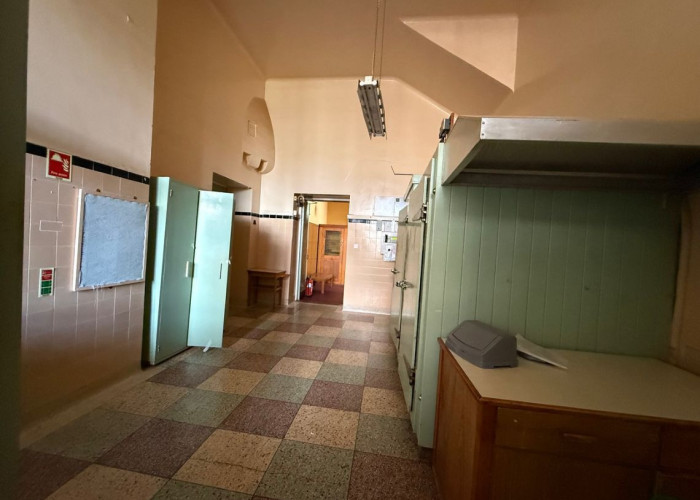 119. Commercial Kitchen