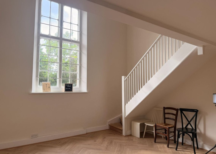 3. Stairway / Staircase, Windows