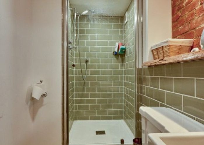 13. Shower Room