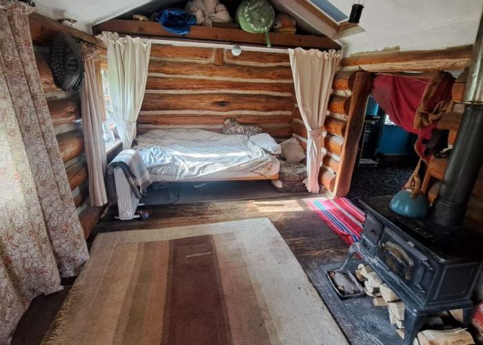 29. Cabin or Shepherds Hut, Wood Burner