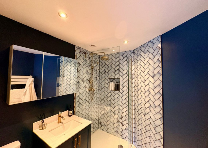 13. Shower Room