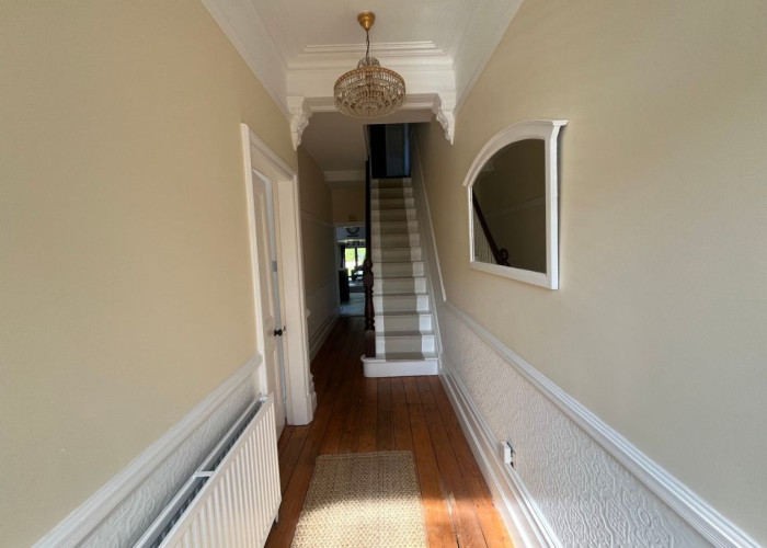 2. Stairway / Staircase, Hall