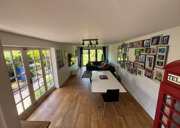 8. Livingroom, Diningroom, Props / Feature