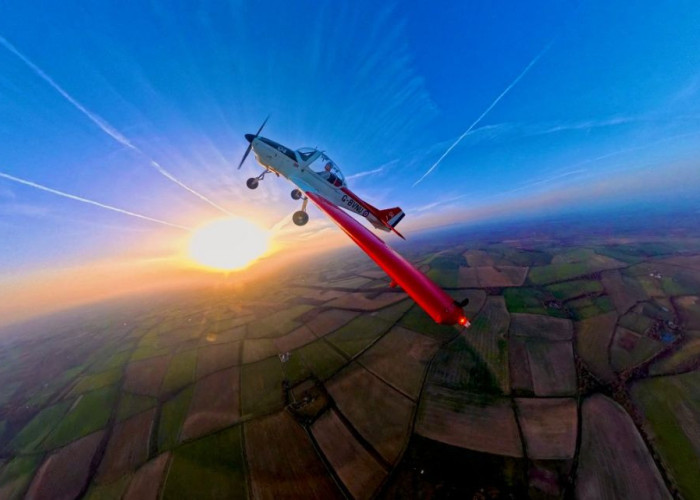 6. Aeroplane, Airplane