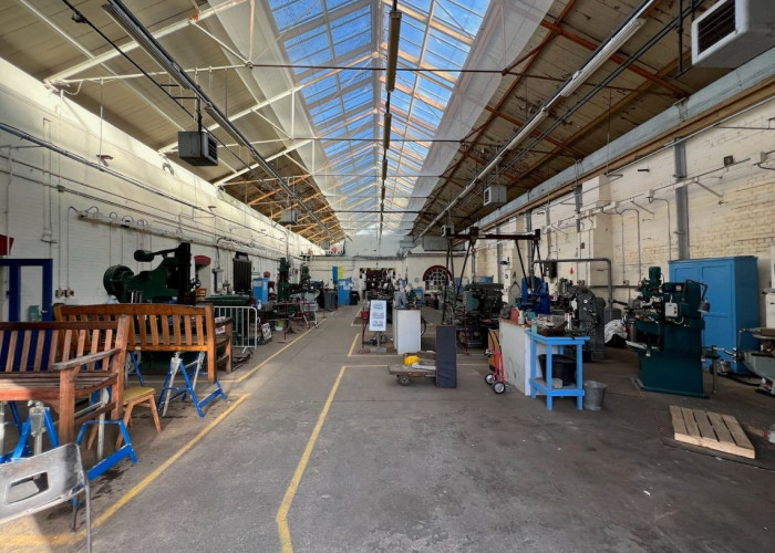 19. Store Room, Industrial, Period Building, Warehouse (Sky Lights)