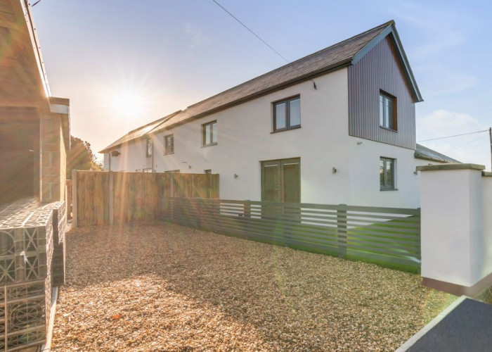 5. Exterior, Driveway, Flats / Appartments