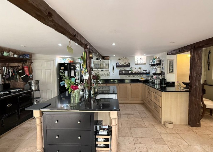 12. Kitchen, Kitchen (With Island)