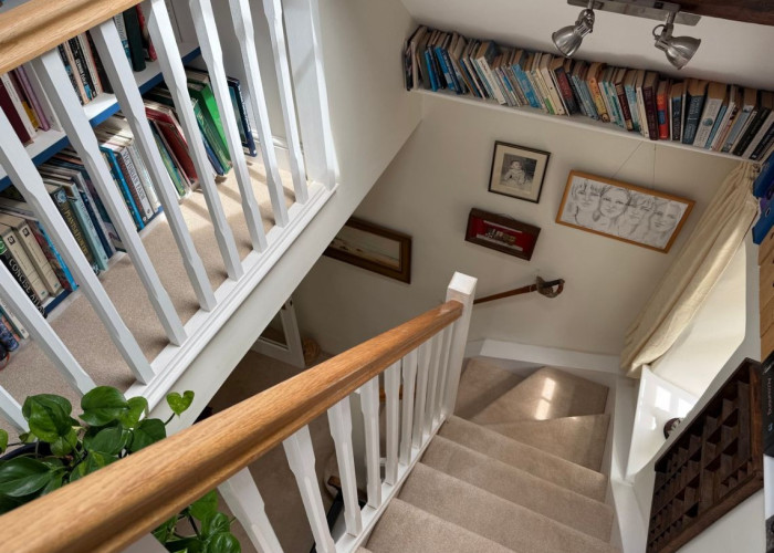 33. Stairway / Staircase