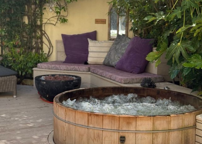 40. Hot Tub/Jacuzzi