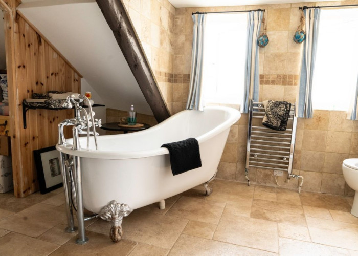 43. Bathroom, Tiled Floor, Attic/Loft, Bathroom (Roll Top)