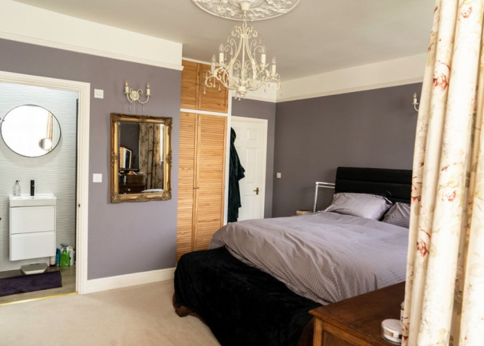 36. Bedroom (Master/En-Suite)