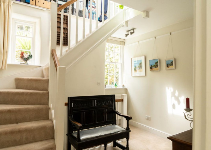 33. Stairway / Staircase, Hall