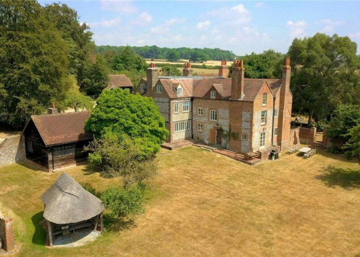 Grade II Listed Country House Available For Filming