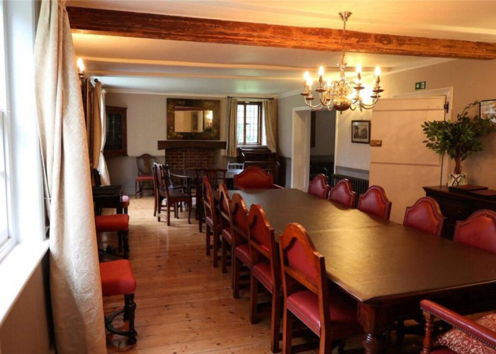 7. Diningroom