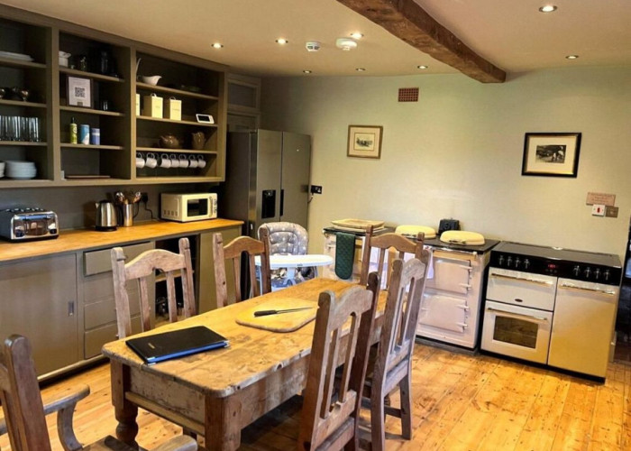 8. Kitchen With Table