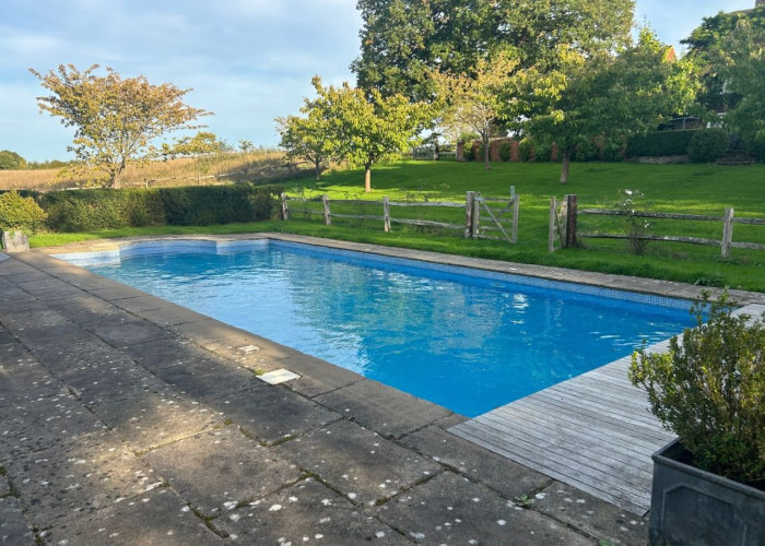 25. Swimming-pool