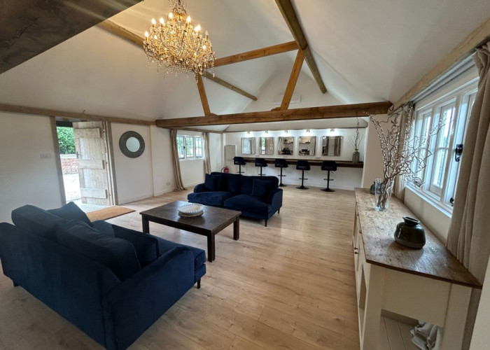 17. Livingroom, Bar (Home)