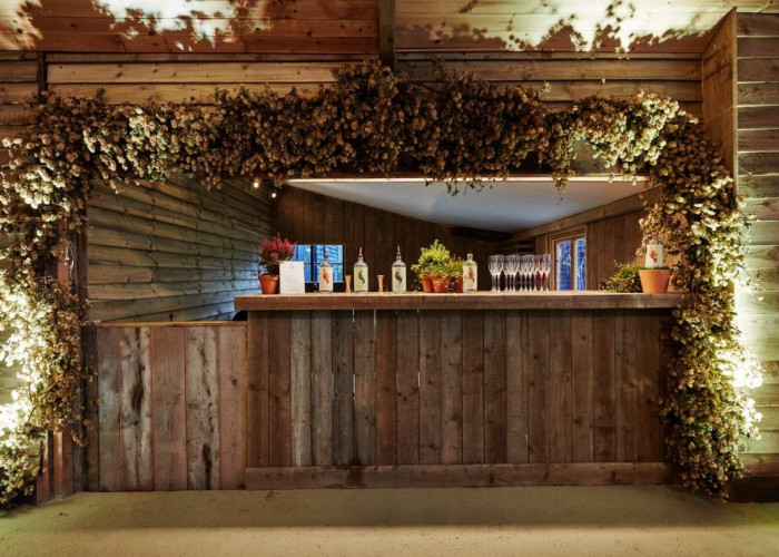 7. Pub / Bar / Club, Barn