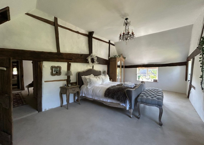 21. Bedroom (Master/En-Suite)