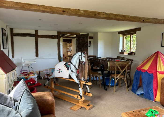 63. Livingroom, House / Cottage