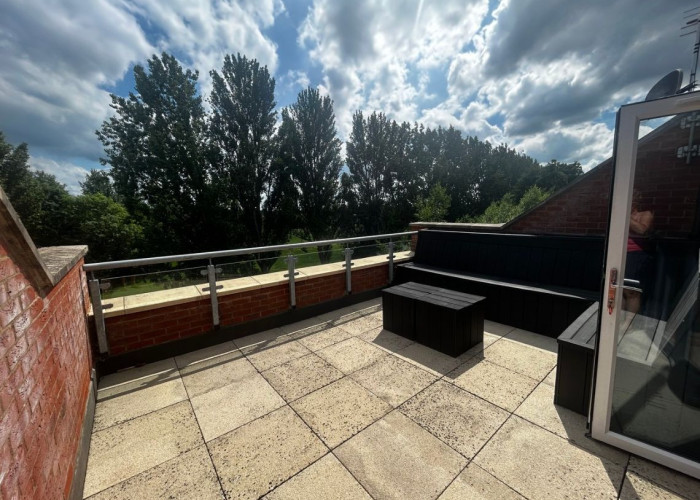 25. Patio / Veranda, Garden (Roof)