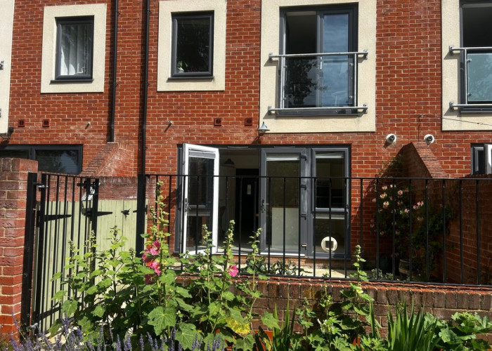 29. Gardens, Patio / Veranda