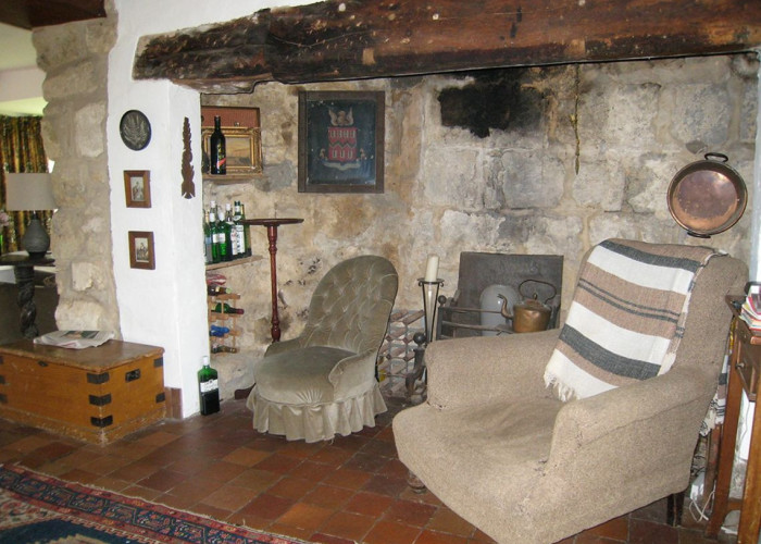 10. Period Building, Tiled Floor, Stone Wall