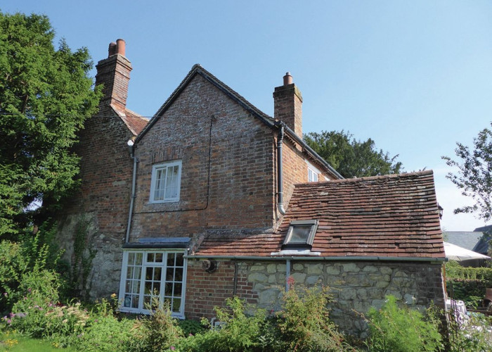 20. House / Cottage Exterior