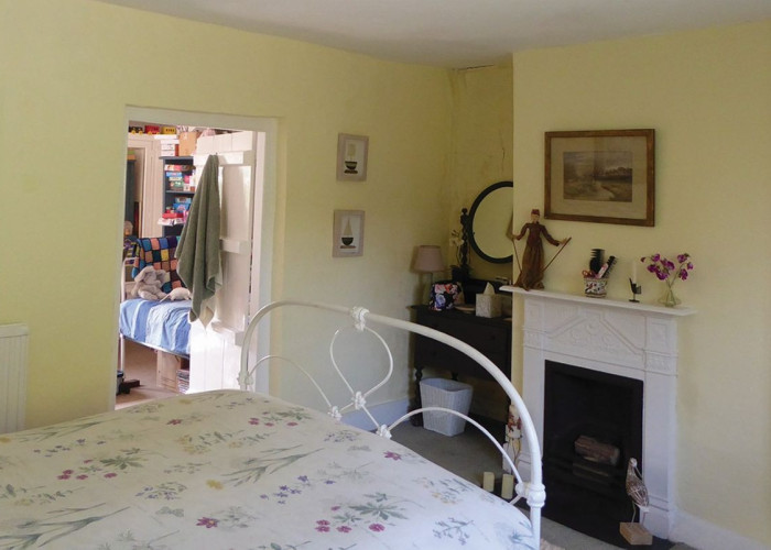 12. Fireplace, Bedroom (Double)