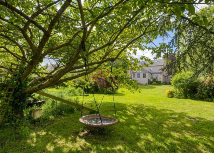 13. Lawn, Garden (Rear, Large)