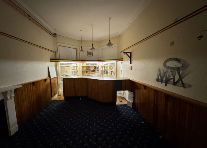 82. Empty Room, Bar (Home)