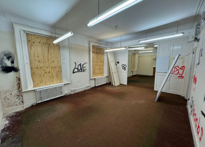 117. Graffiti, Derelict, Empty / Spare Room, Period Building