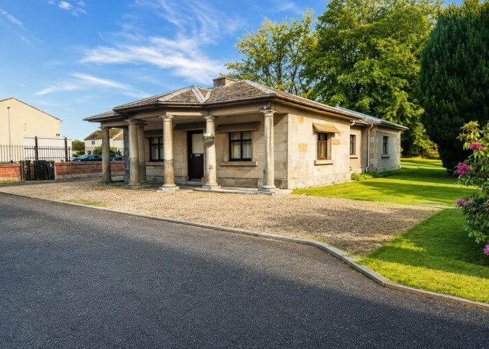 27. Outbuildings, House / Cottage