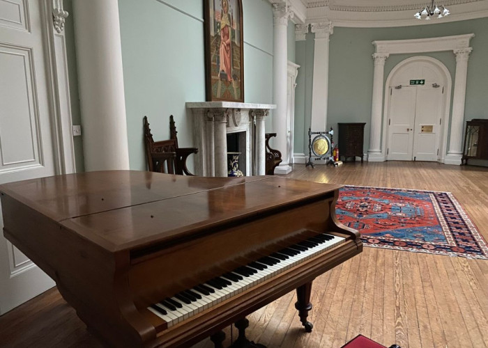 4. Reception, Piano, Wooden Floor