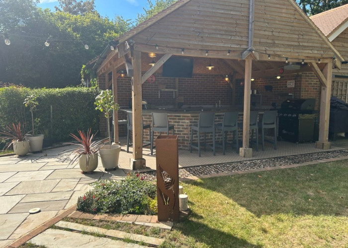 45. Kitchen, BBQ, Garden (Rear, Large)