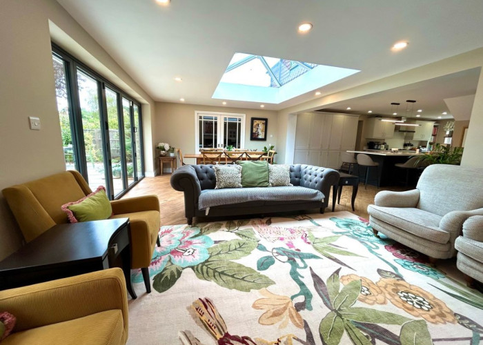 12. Livingroom, Skylight, Bi-Fold Doors