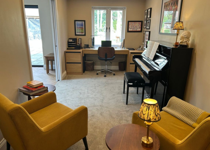 66. Piano, Home Office