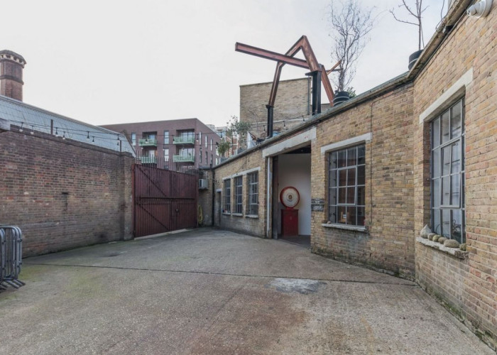 34. Courtyard