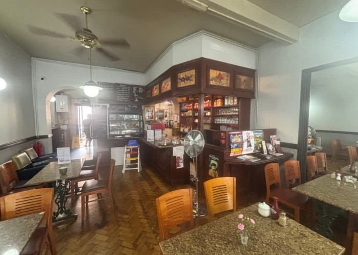 6. Cafe