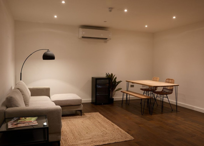 7. Studio Green Room