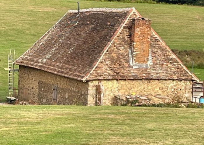 1. House / Cottage Exterior