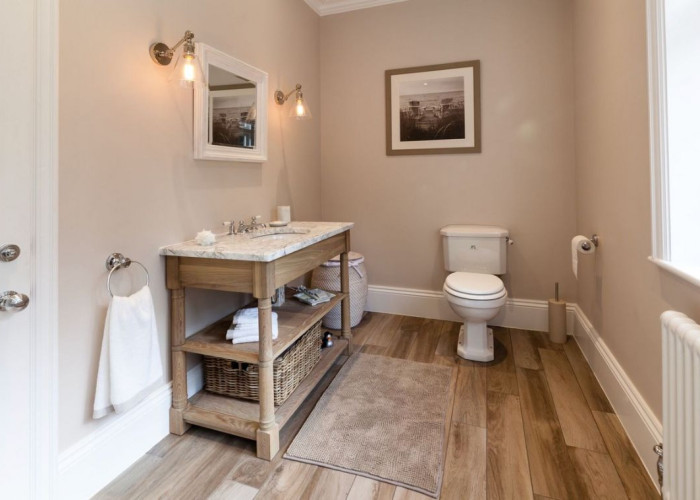 16. Toilet