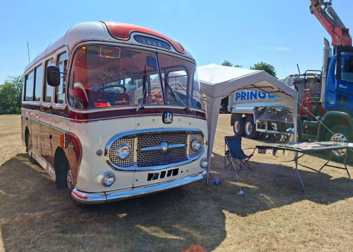 3. Bus / Coach, Car (Vintage)