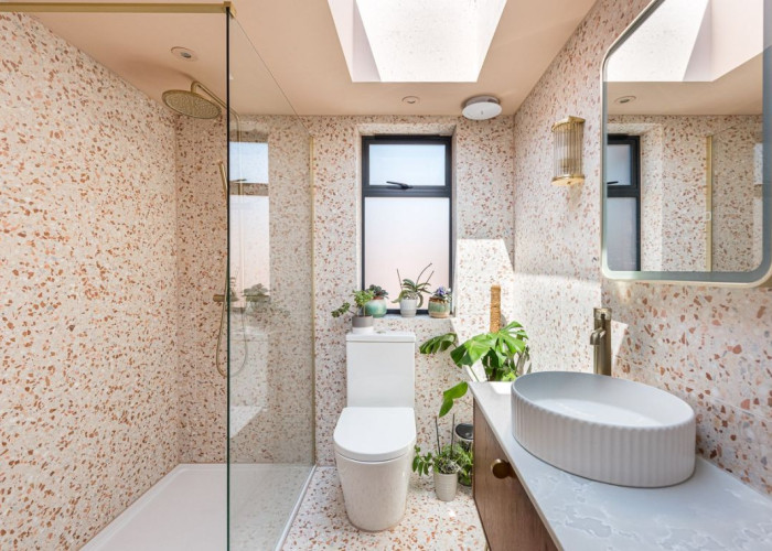 14. Shower Room