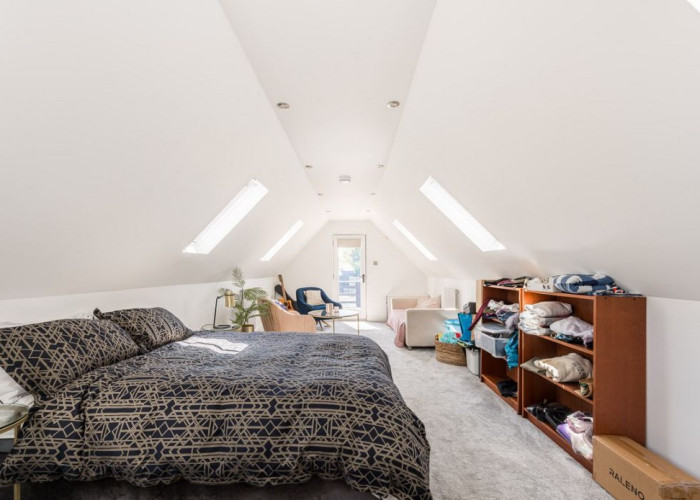 21. Skylight