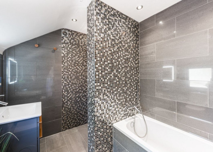 26. Bathroom (Shower and bath)