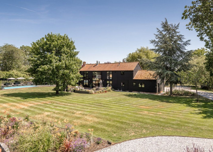 38. Garden (Rear, Large)